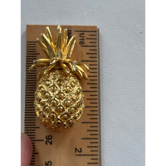 Vintage Gold-Tone Pineapple Brooch Pin With Textured Design - Picture 6 of 6